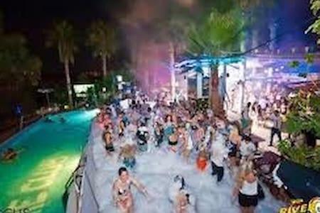 Freminore Sky Aprtments Ayia Napa Bagian luar foto